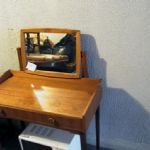 173 1056 Toalettebord